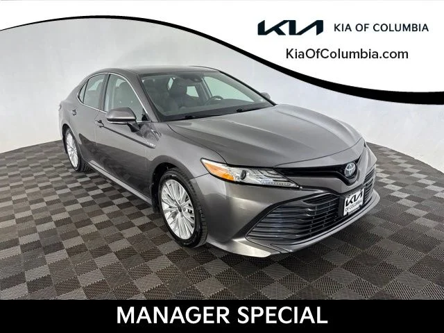 2020 Toyota Camry Hybrid XLE