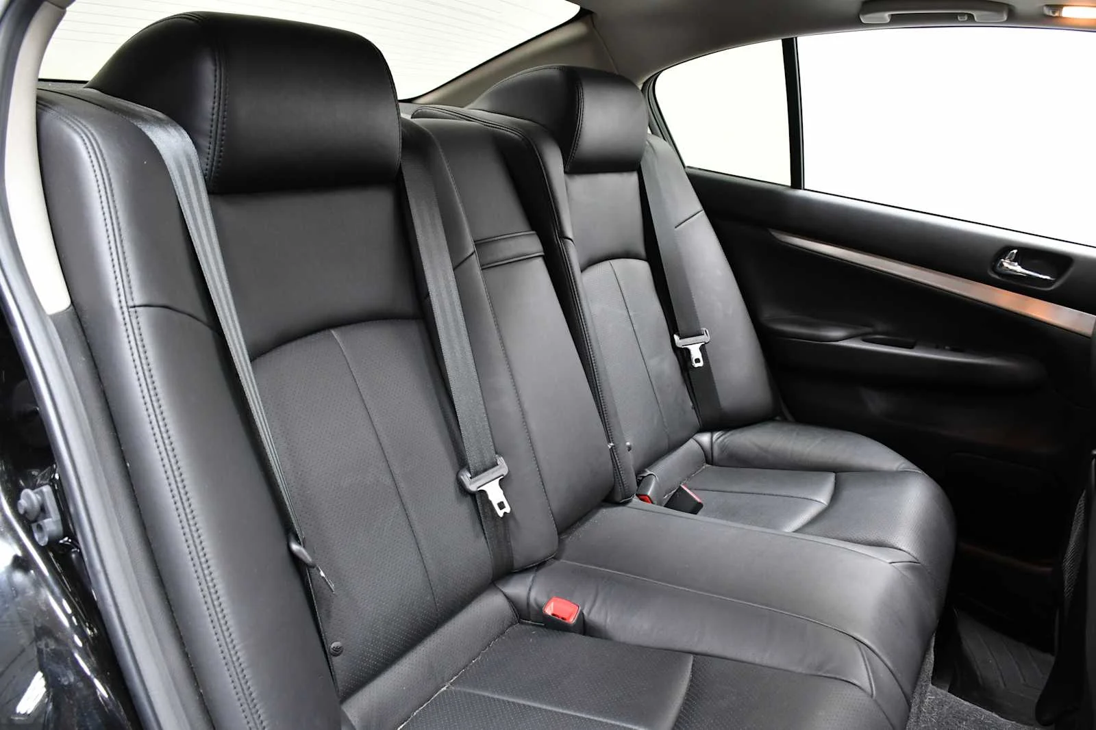 Used 2015 Black Obsidian INFINITI  image 23