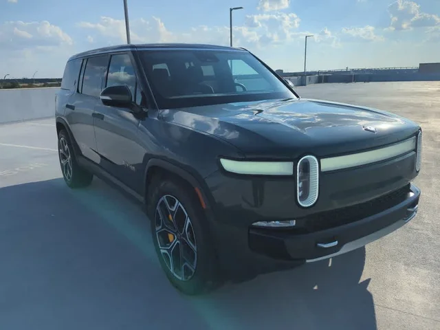 Pre-Owned 2023 Rivian R1S Adventure