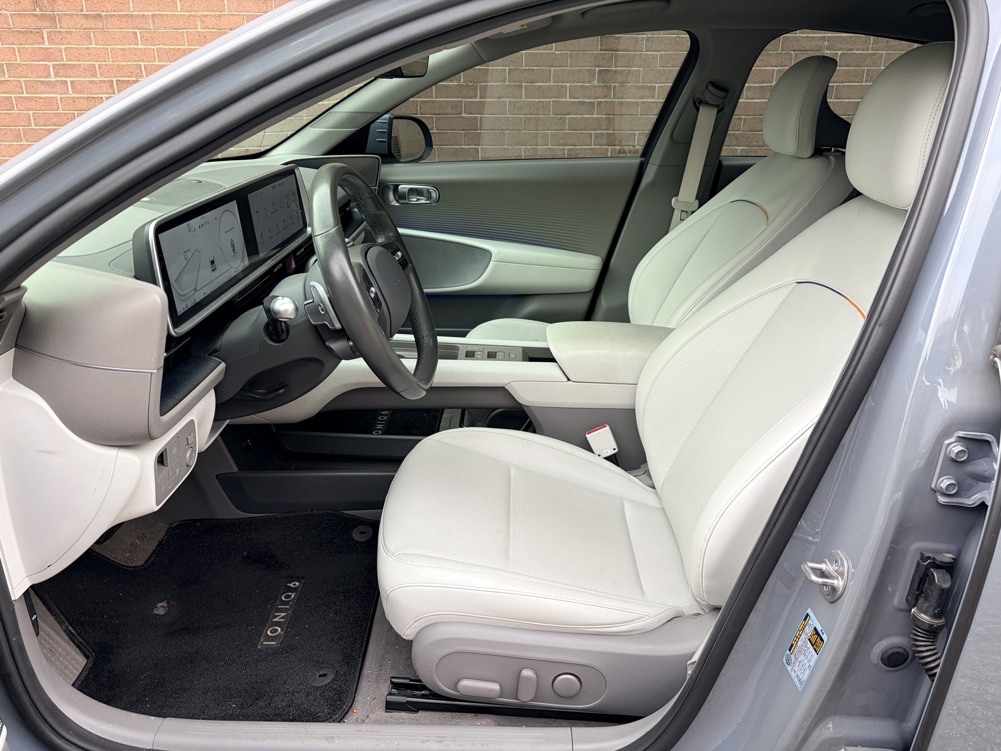 Used 2023 Transmission Blue Hyundai SEL image 10