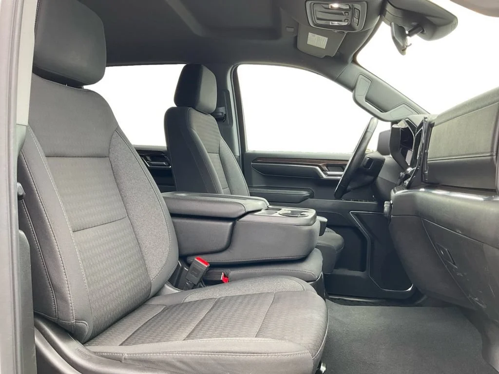 Used 2023 SUMMIT WHITE Chevrolet LT image 23