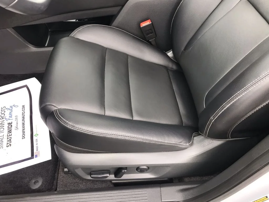 Used 2023 Gray Nissan SL image 12