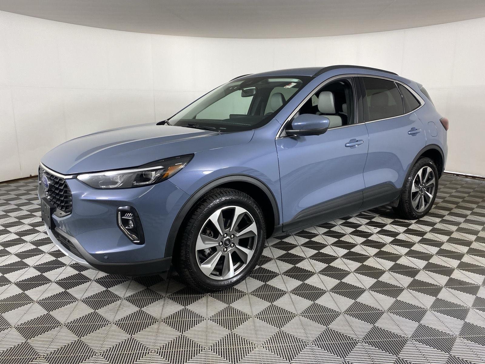 Used 2023 Vapor Blue Ford Platinum image 6