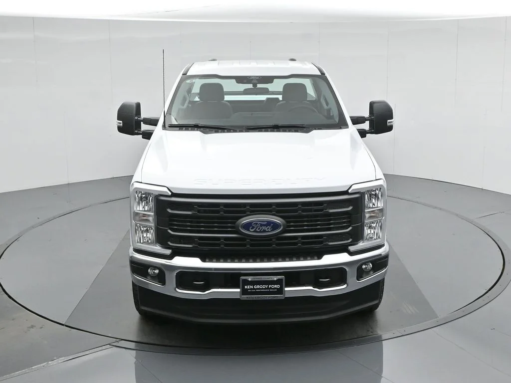 New 2026 Oxford White Ford XL image 32