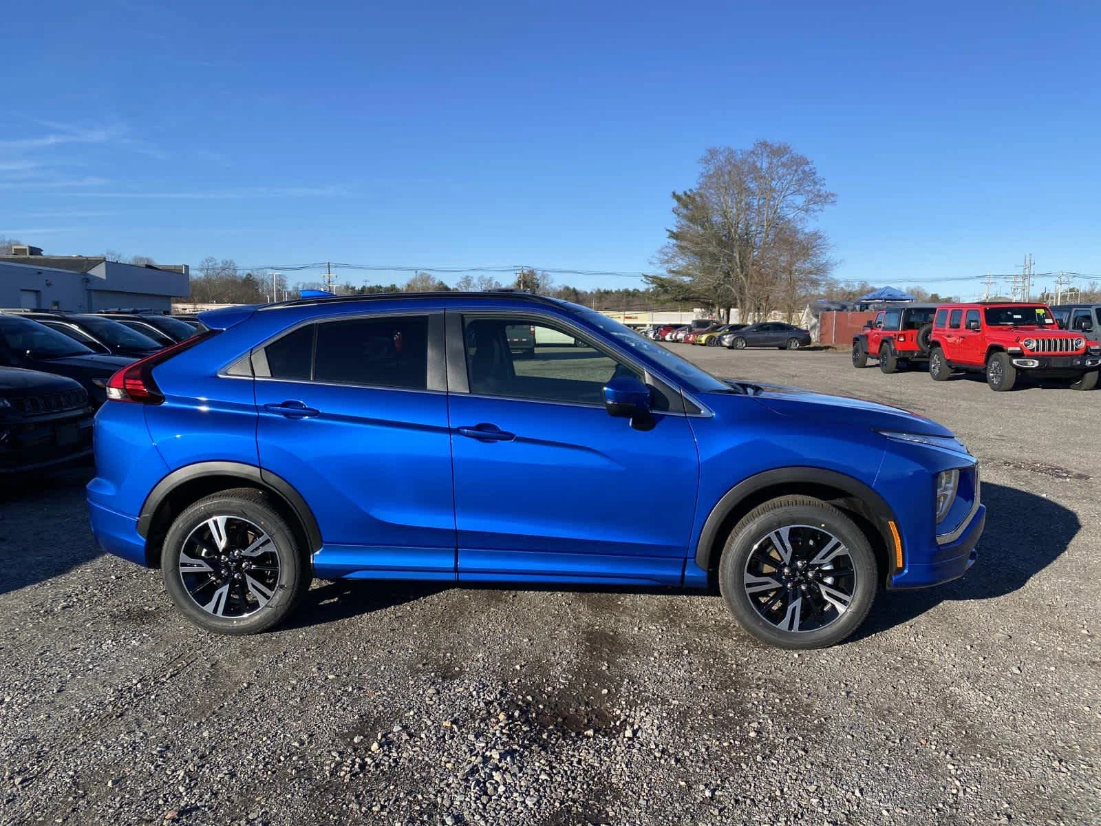 New 2026 Lightning Blue Metallic Mitsubishi SEL image 2