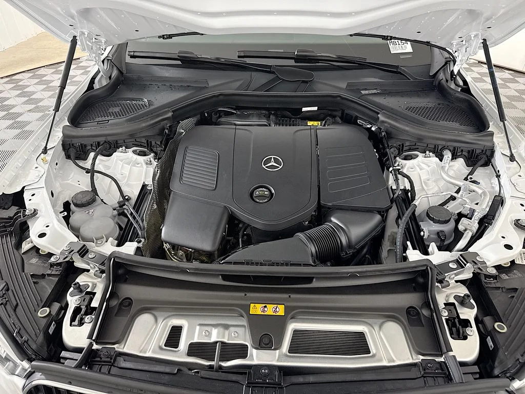 New 2026 White Mercedes-Benz GLC 300 image 31