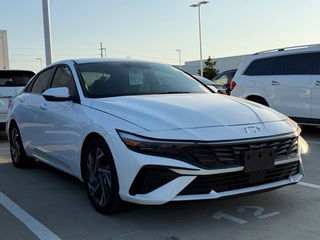 Used 2025 White Hyundai Limited image 10