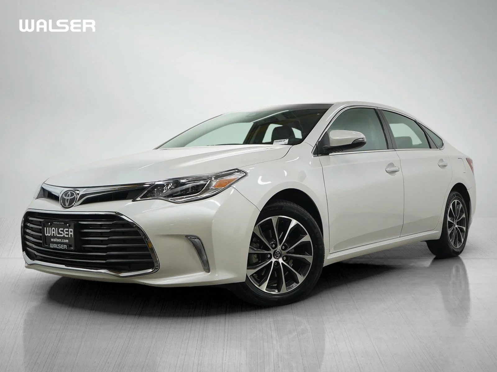 2018 Toyota Avalon XLE Premium's photo