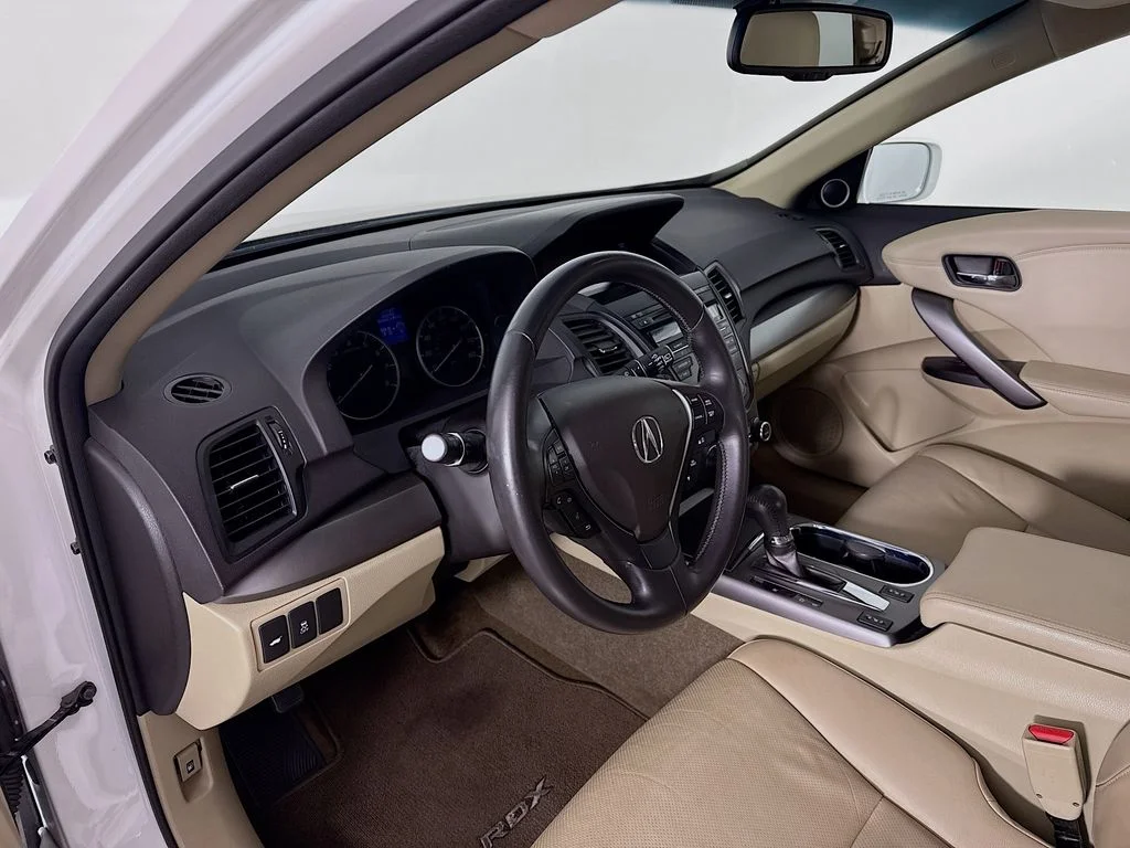 Used 2014 White Diamond Pearl Acura Technology Package image 4