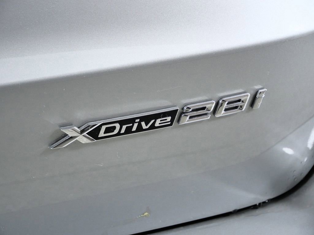 Used 2026 Space Silver Metallic BMW xDrive28i image 13