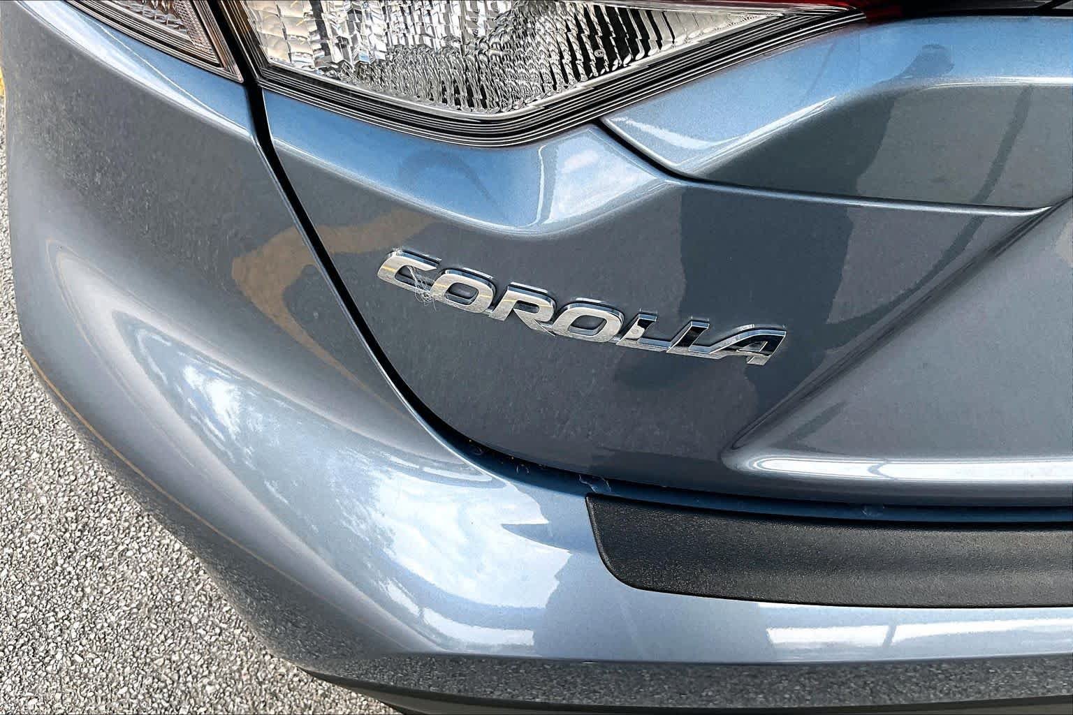 Used 2025 Celestite Toyota Hybrid LE image 18