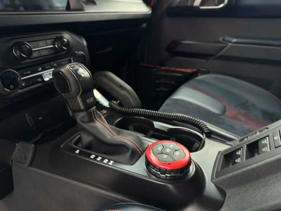Used 2024  FORD  image 31
