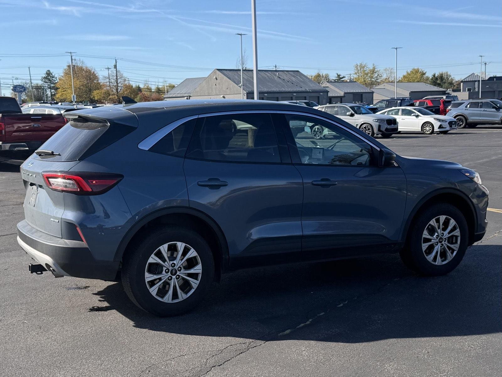 Used 2023 Vapor Blue Ford Active image 5