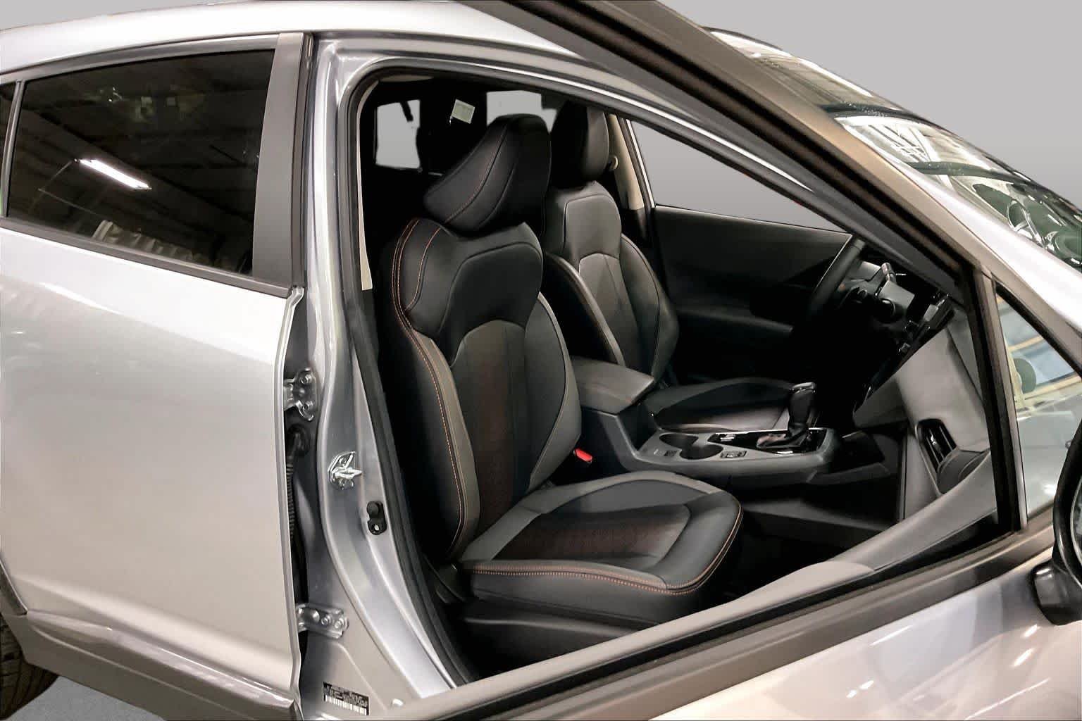 Used 2025 Ice Silver Metallic Subaru Limited image 8