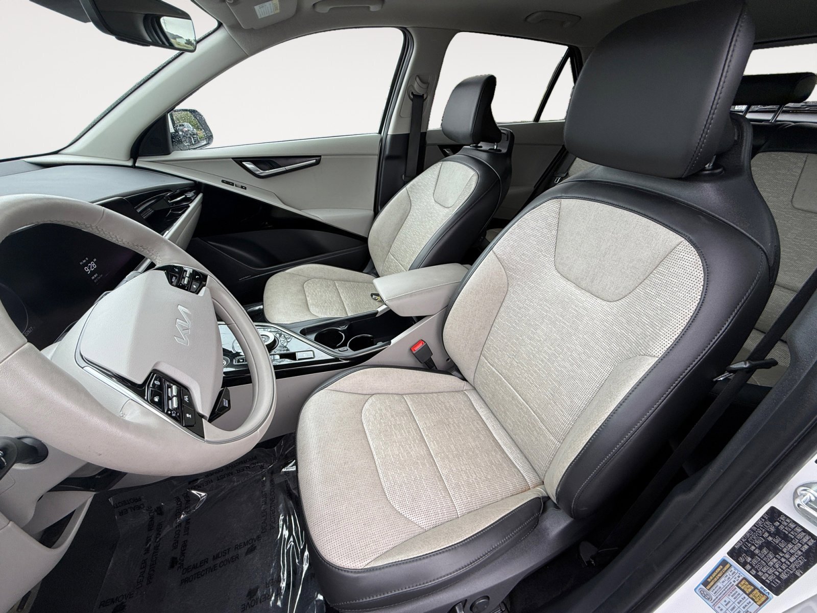 Used 2023 Snow White Pearl Kia Wave image 10