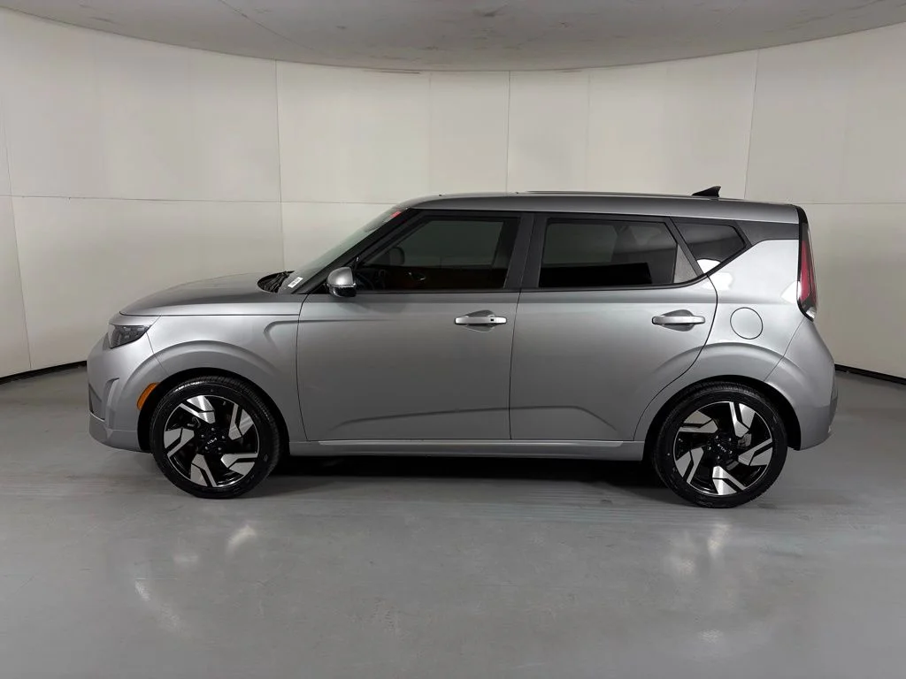 Used 2023 Gray Kia GT-Line image 5