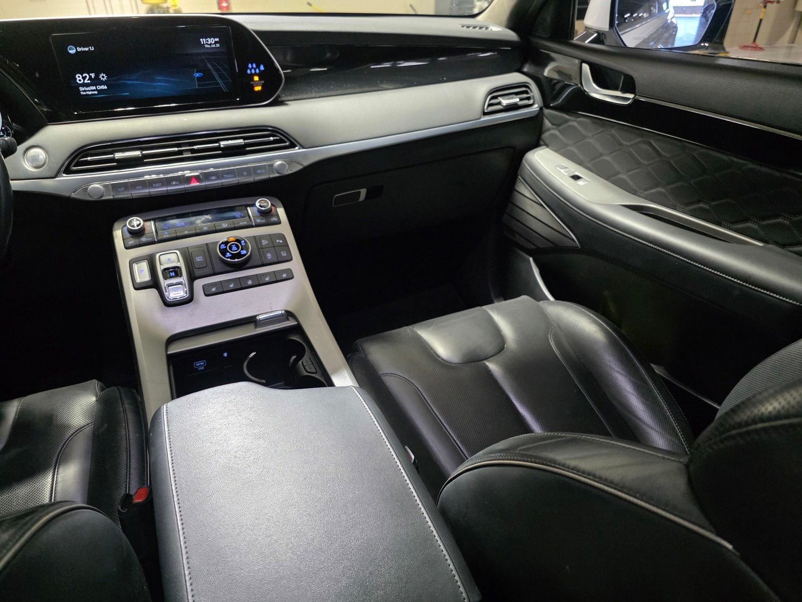 Used 2022 Hyper White Hyundai Calligraphy image 14