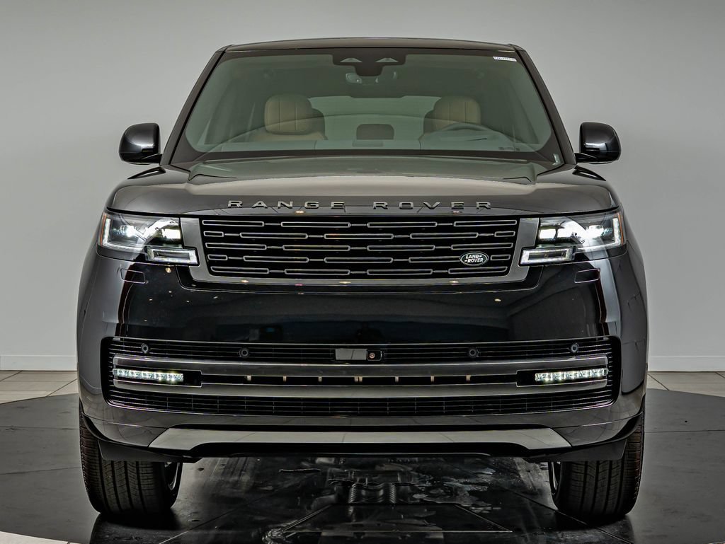 New 2026 Santorini Black Land Rover SE image 2