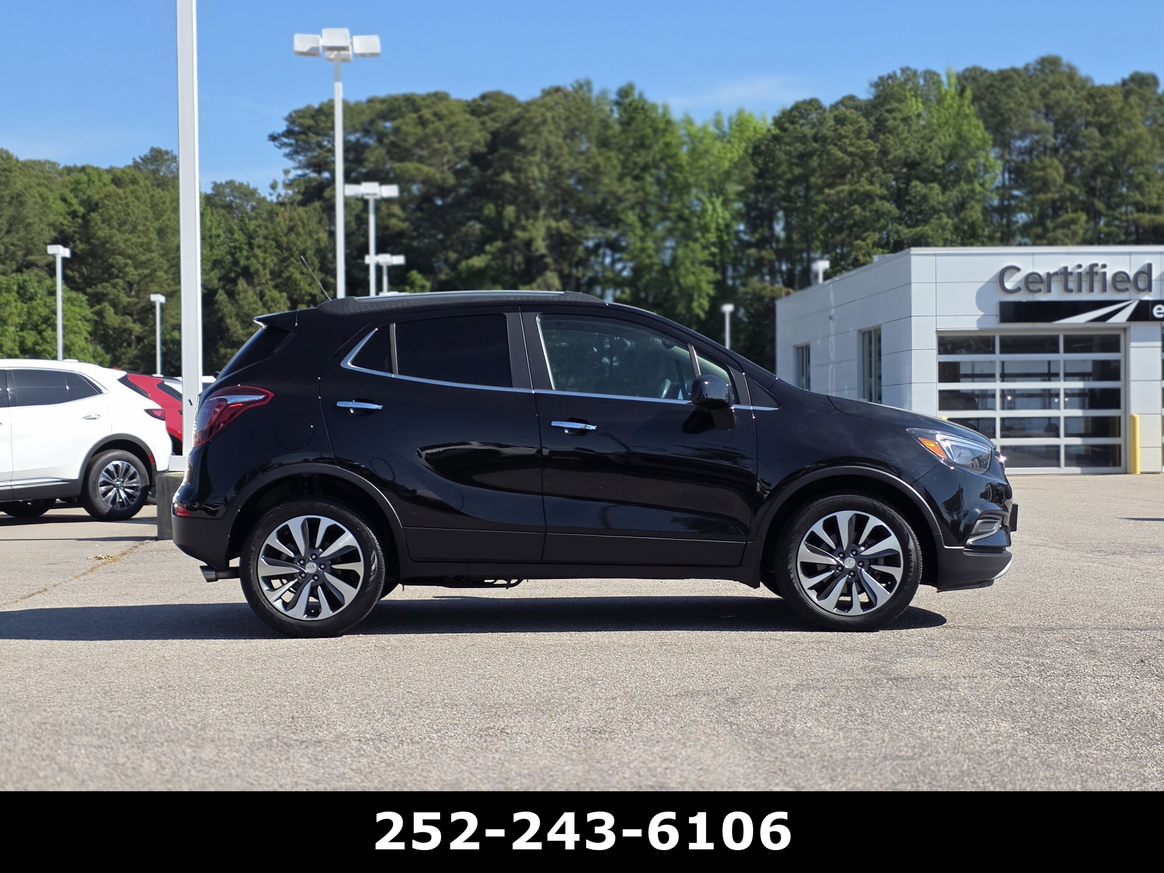 Used 2022 Ebony Twilight Metallic Buick Preferred image 8