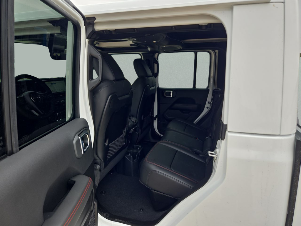 New 2026 Bright White Clear-Coat Exterior Paint Jeep Rubicon X image 26
