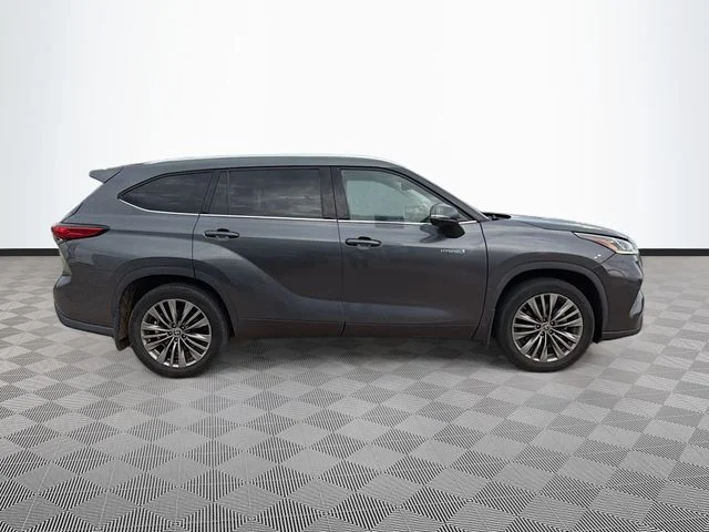 Used 2020 Gray Toyota Platinum image 8