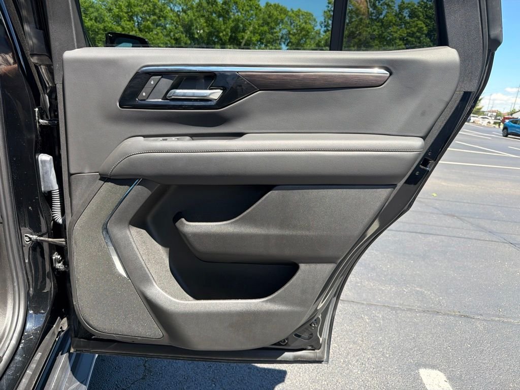 Used 2025 Black Chevrolet LT image 24