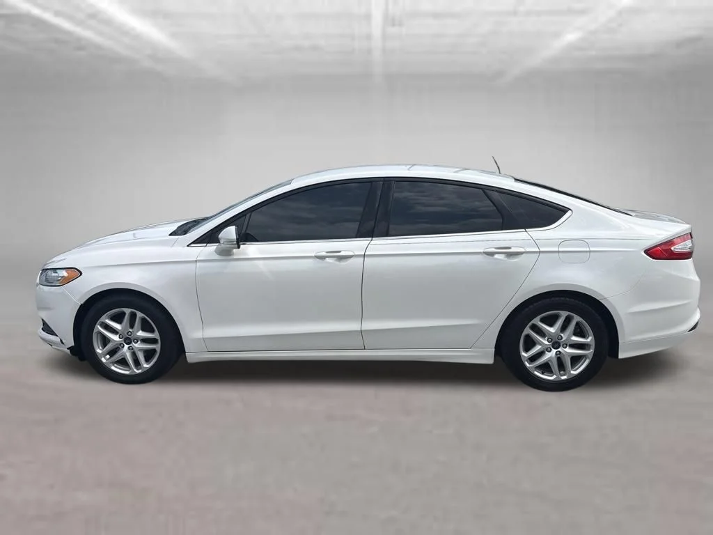 Used 2016 White Ford SE image 2