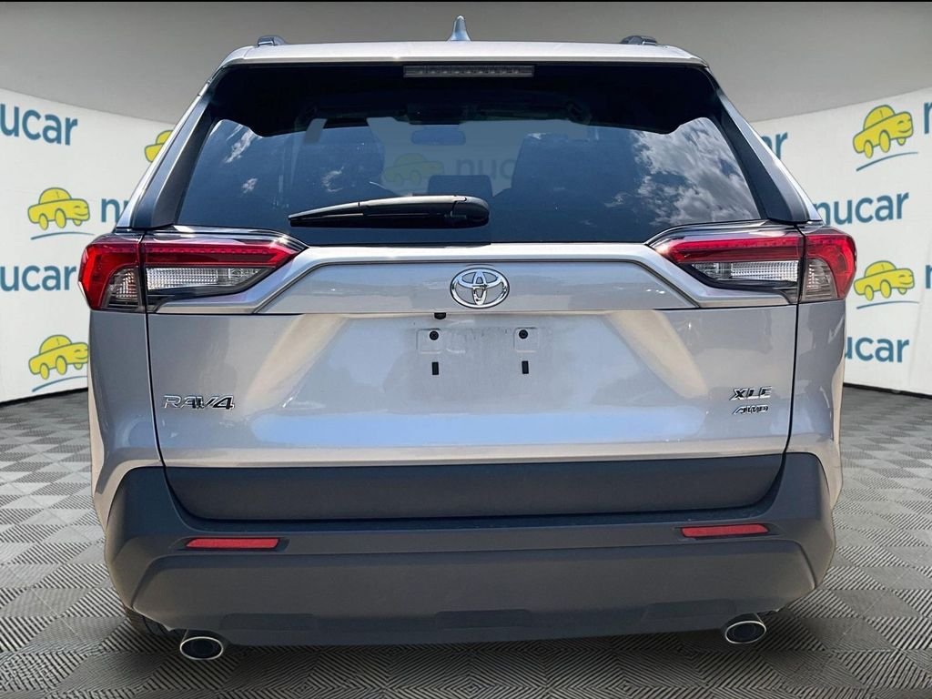 Used 2025 Silver Toyota XLE image 3
