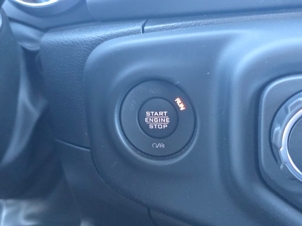 Used 2023 Gray Jeep Sport S image 33