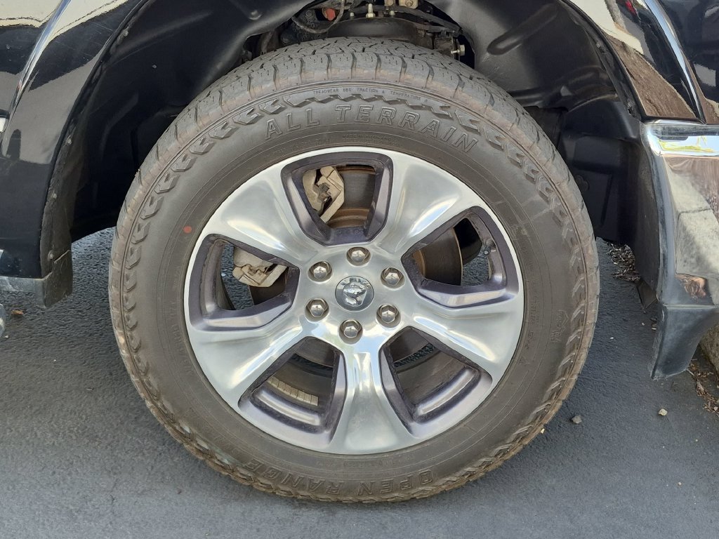 Used 2021 Diamond Black Crystal Pearlcoat Ram Laramie image 28