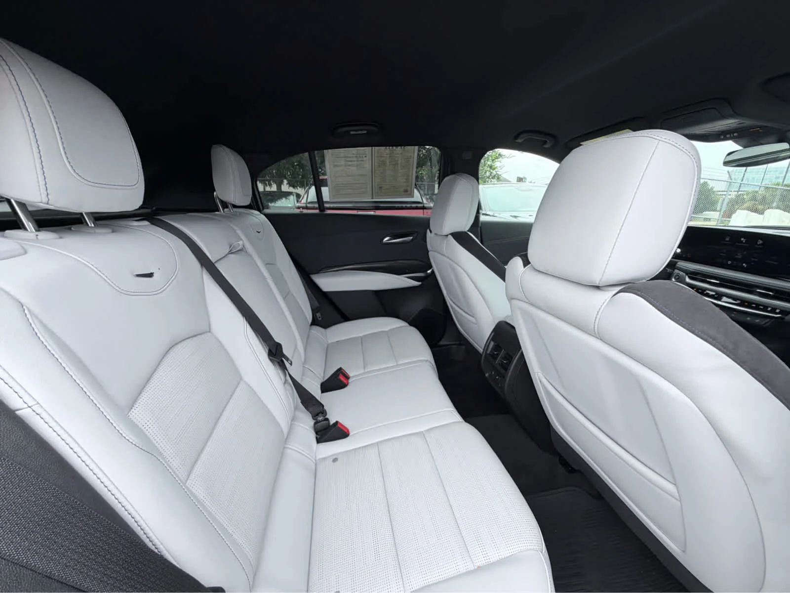 Used 2024 Argent Silver Metallic Cadillac Sport image 32