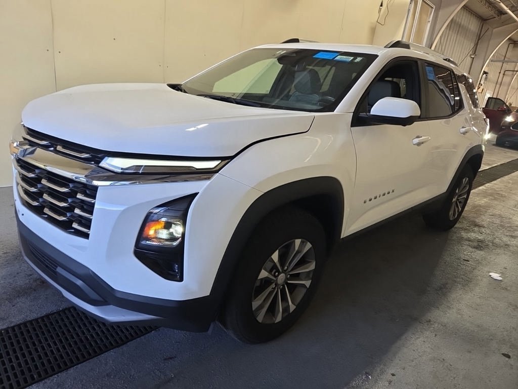 Used 2025 White Chevrolet LT image 15