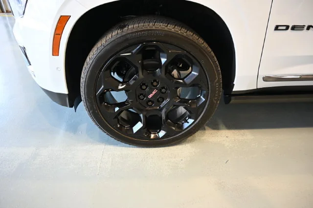2026 GMC Yukon XL Denali Ultimate - Photo 38