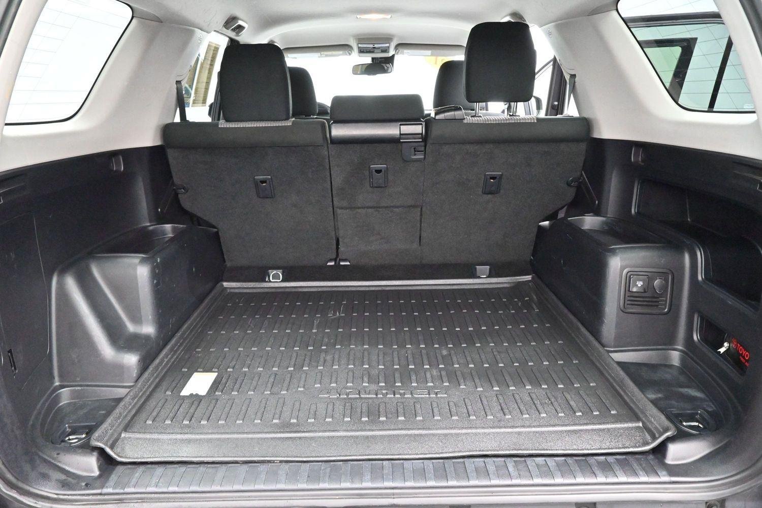 Used 2021 Magnetic Gray Metallic Toyota SR5 image 9