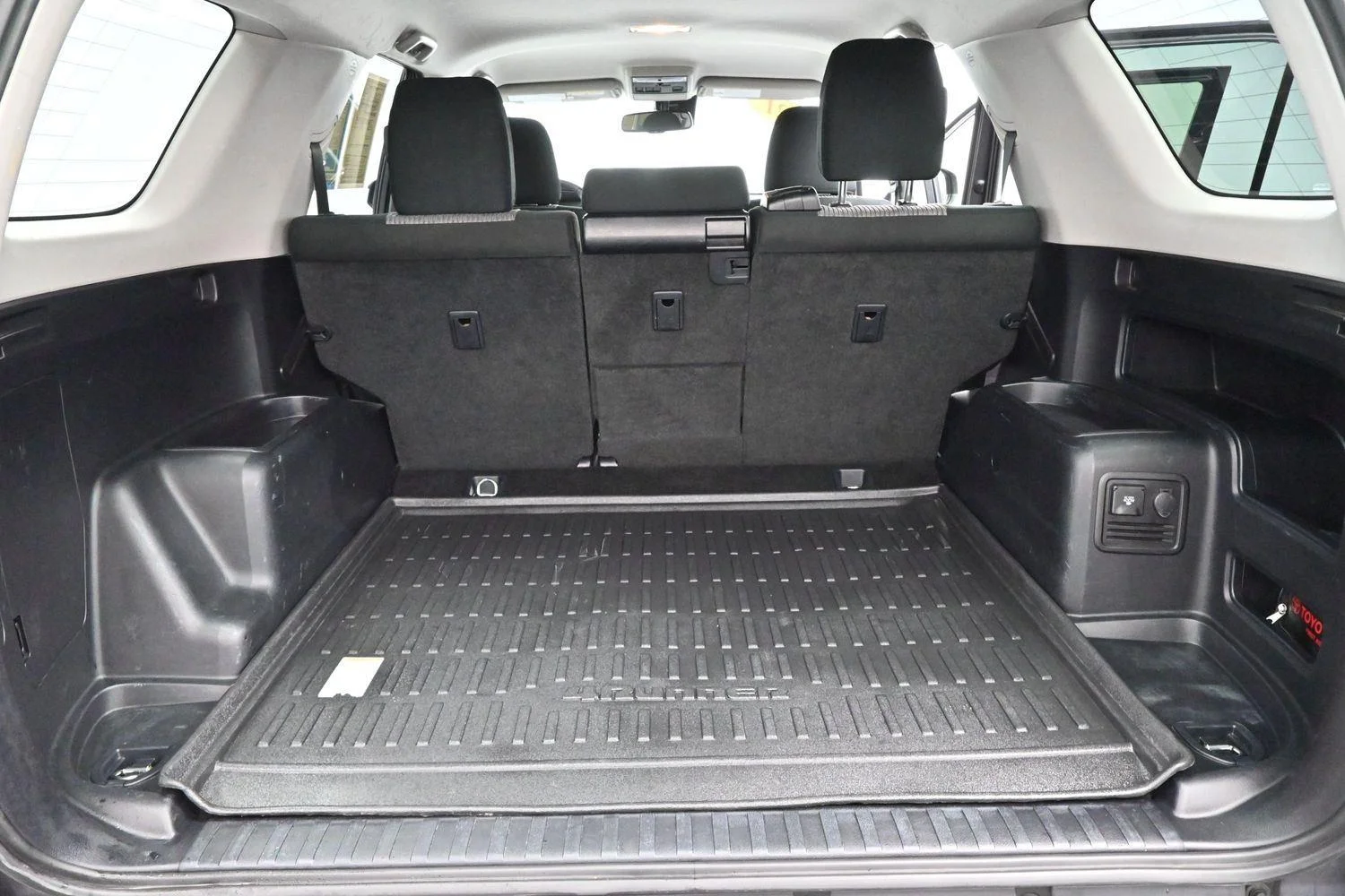 Used 2021 Magnetic Gray Metallic Toyota SR5 image 9