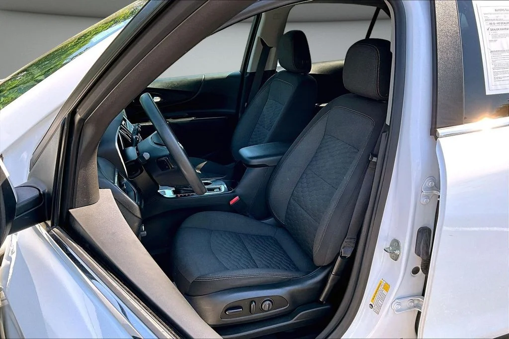Used 2021 White Chevrolet LT image 21