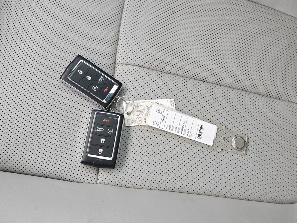 Used 2022 Gray Jeep Overland image 13