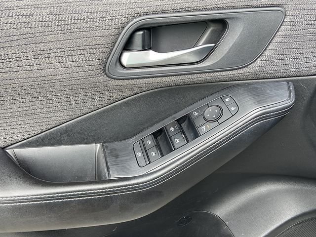 Used 2021 Silver Nissan SV image 20