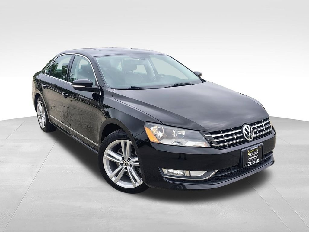 Used 2015 Volkswagen Passat SEL Premium with VIN 1VWCV7A33FC069592 for sale in Lincolnwood, IL