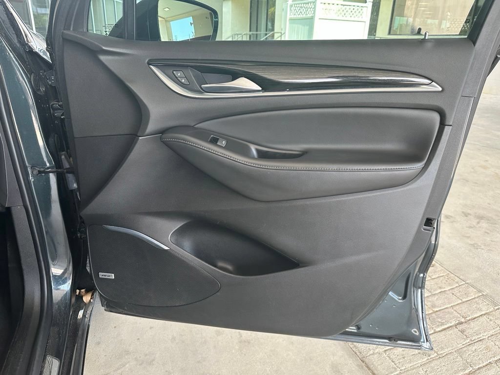 Used 2019 Includes Pitch Dark Night lower exterior accent color.) Buick Avenir image 36
