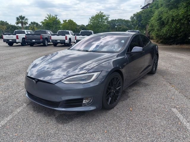 Used 2018  Tesla  image 4