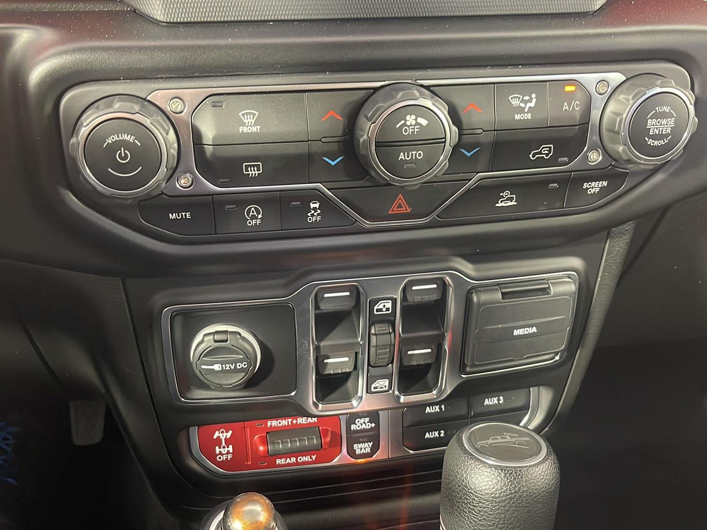 Used 2021 Sting-Gray Clearcoat Jeep Rubicon image 18