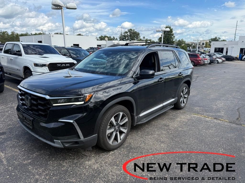 Used 2025 Black Honda Touring image 1