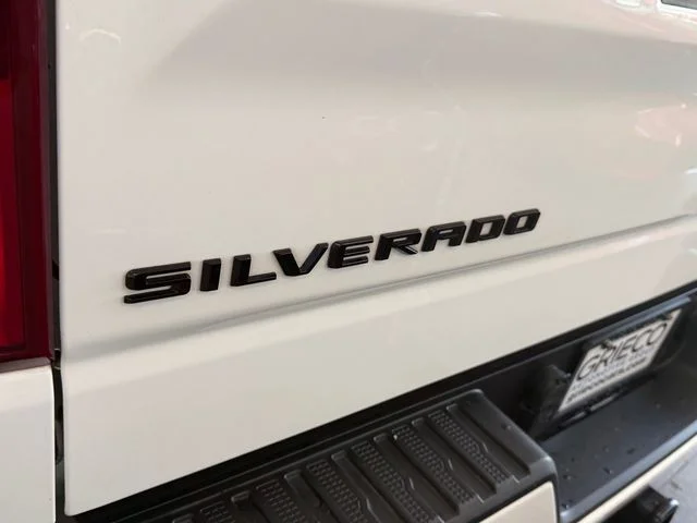 Used 2021 White Chevrolet RST image 16