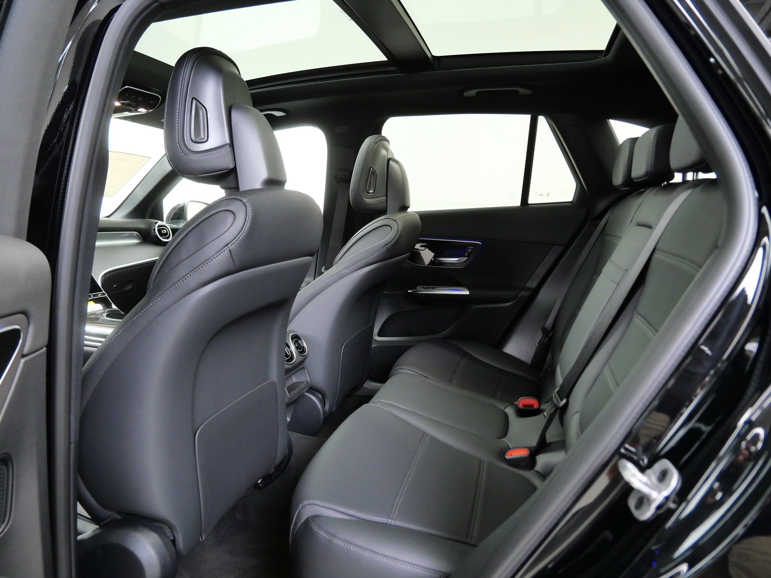 New 2026 Black Mercedes-Benz GLC 300 image 19