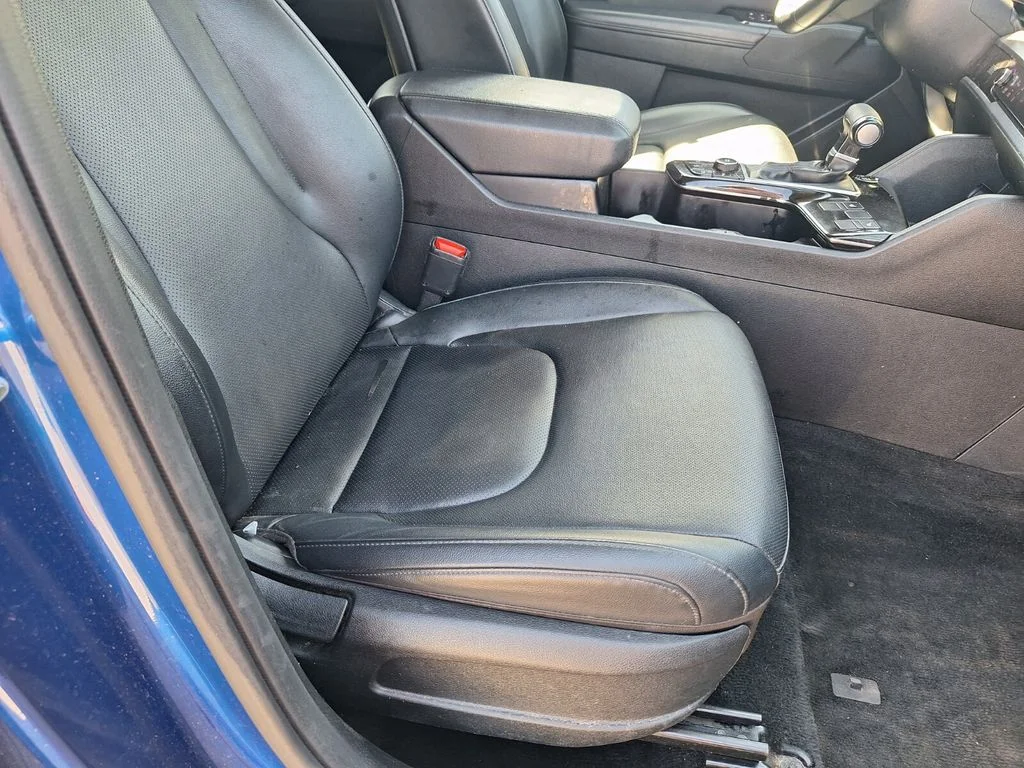 Used 2025 Sapphire Blue Kia EX image 26