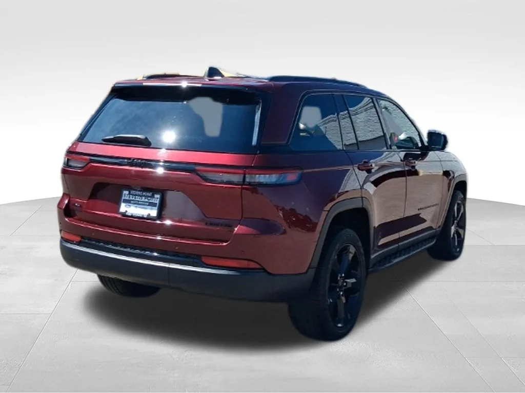 Used 2024 Velvet Red Pearlcoat Jeep Limited image 7