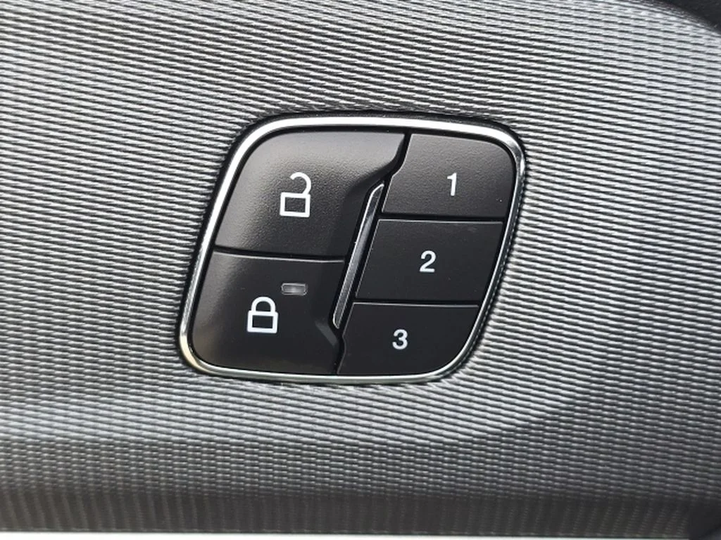 2025 Ford Explorer ST-LINE - Photo 16