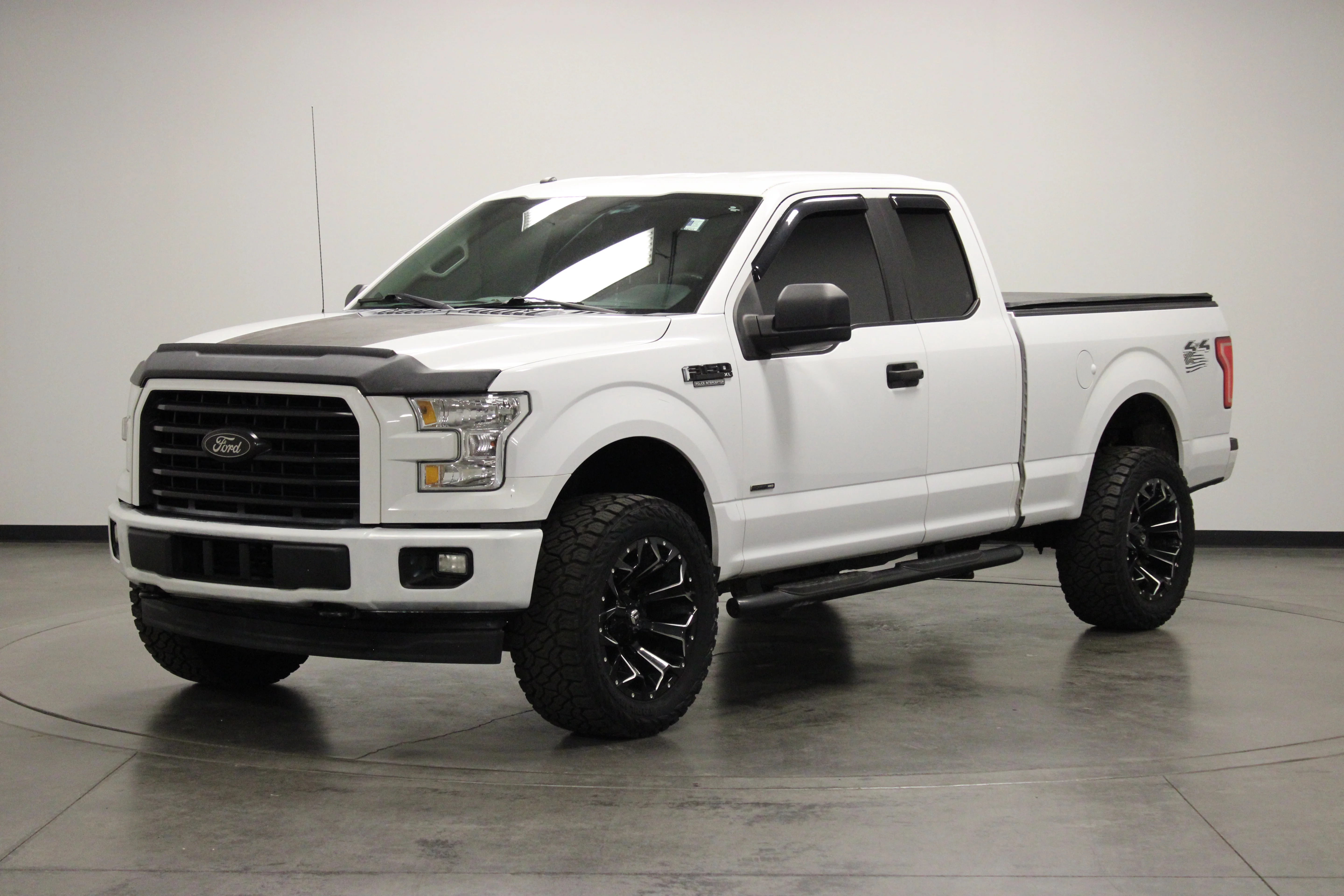 Used 2017 Oxford White Ford XL image 4