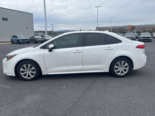 Used 2020 White Toyota LE image 4